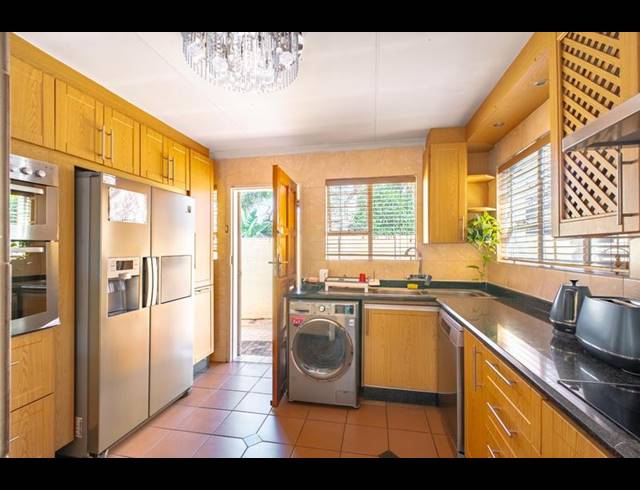 3 BEDROOM PROPERTY TO RENT IN HURLINGHAM MANOR